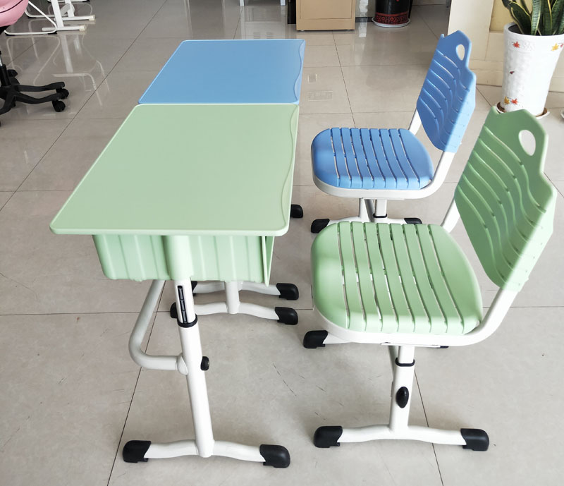 课桌椅